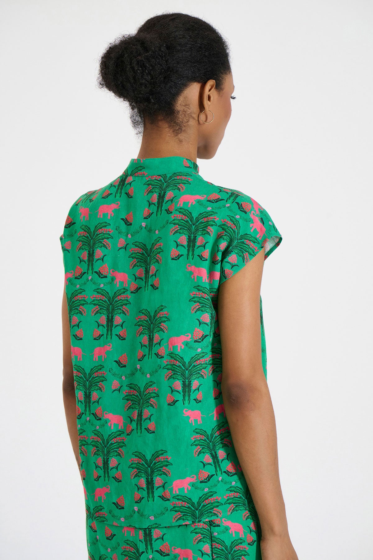 Sleeveless Blouse
